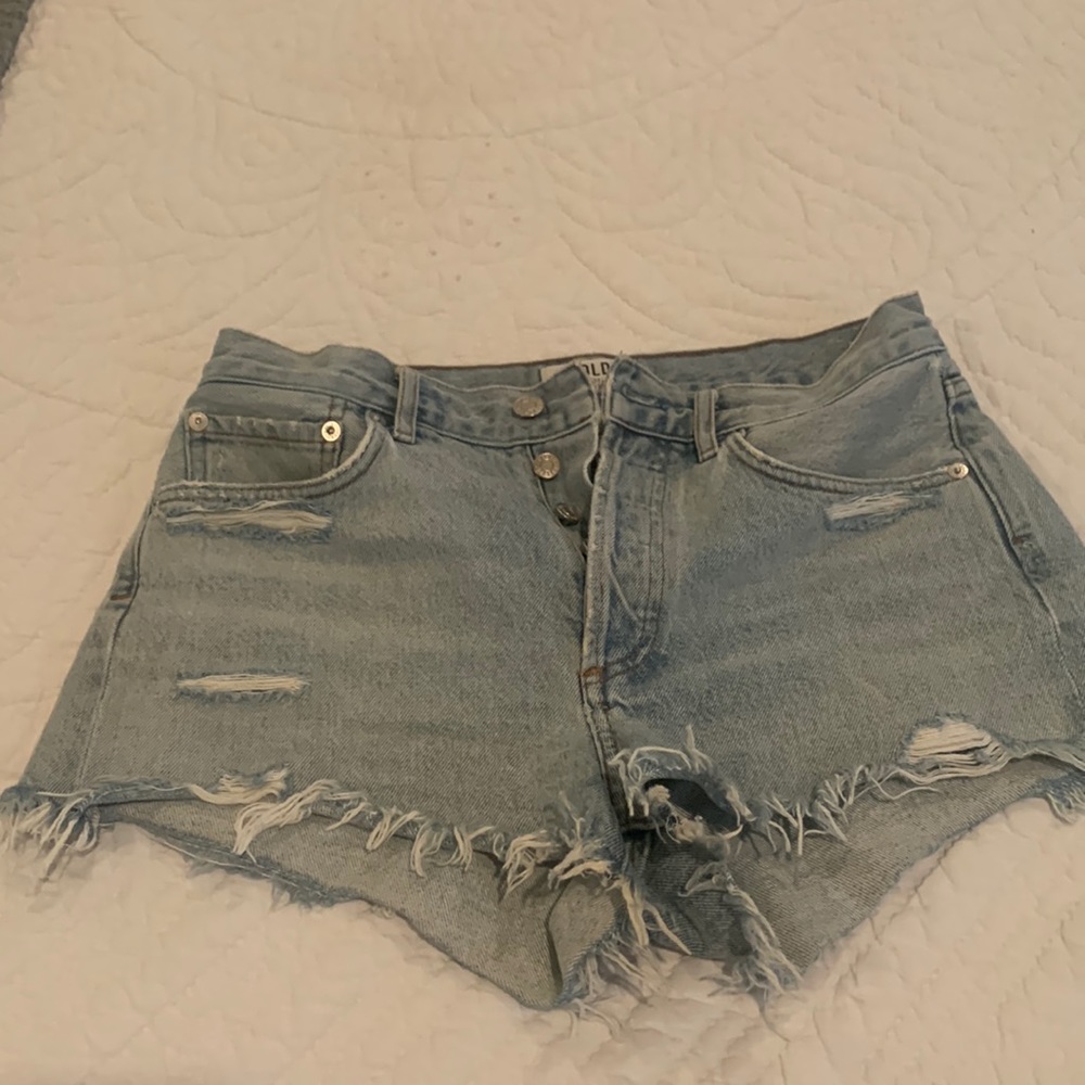 Women’s Agolde Parker Shorts size 25 original length. 3” inseam.